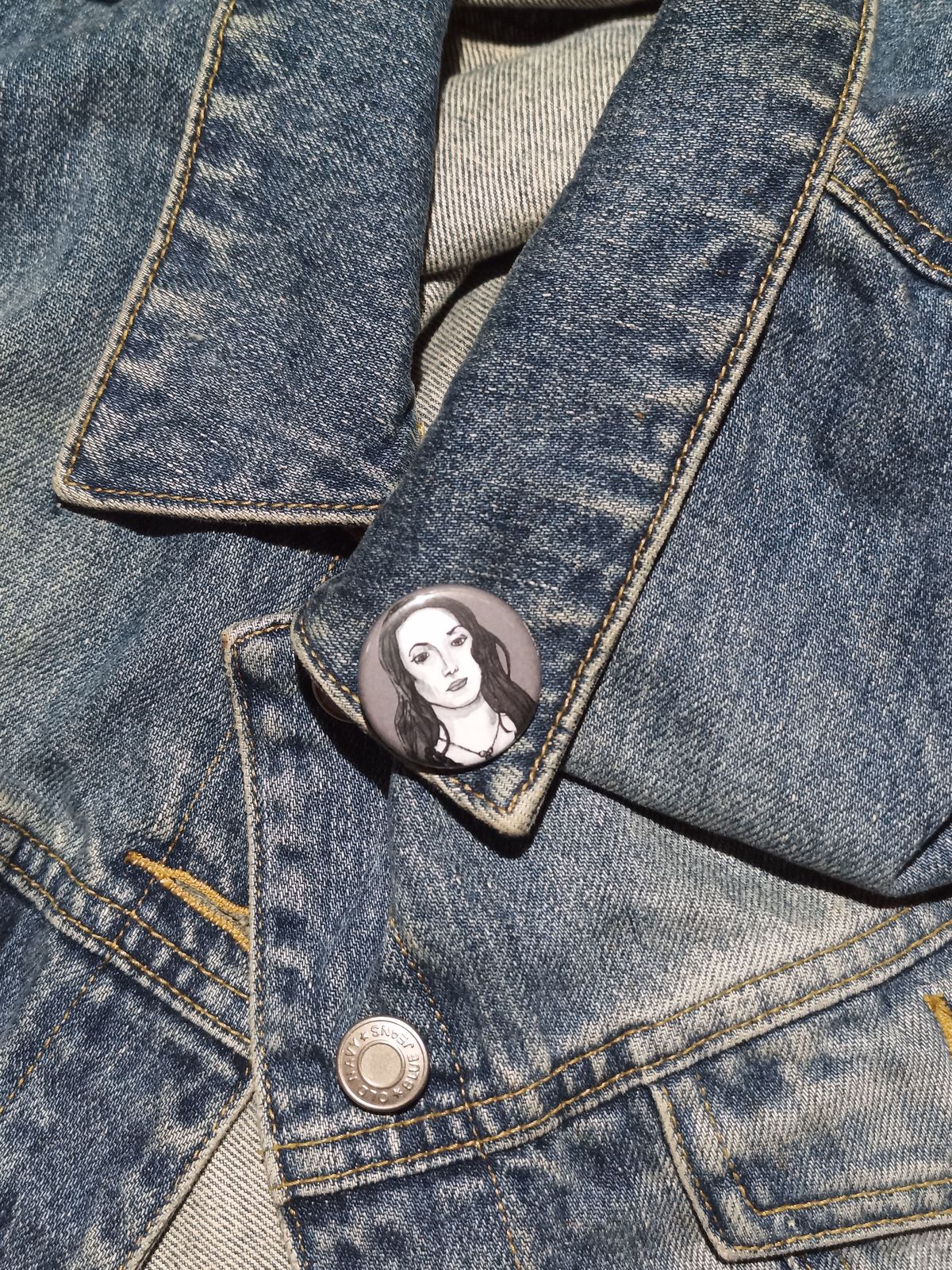 Mina Harker Bram Stoker Dracula Pinback Button – Classic Horror