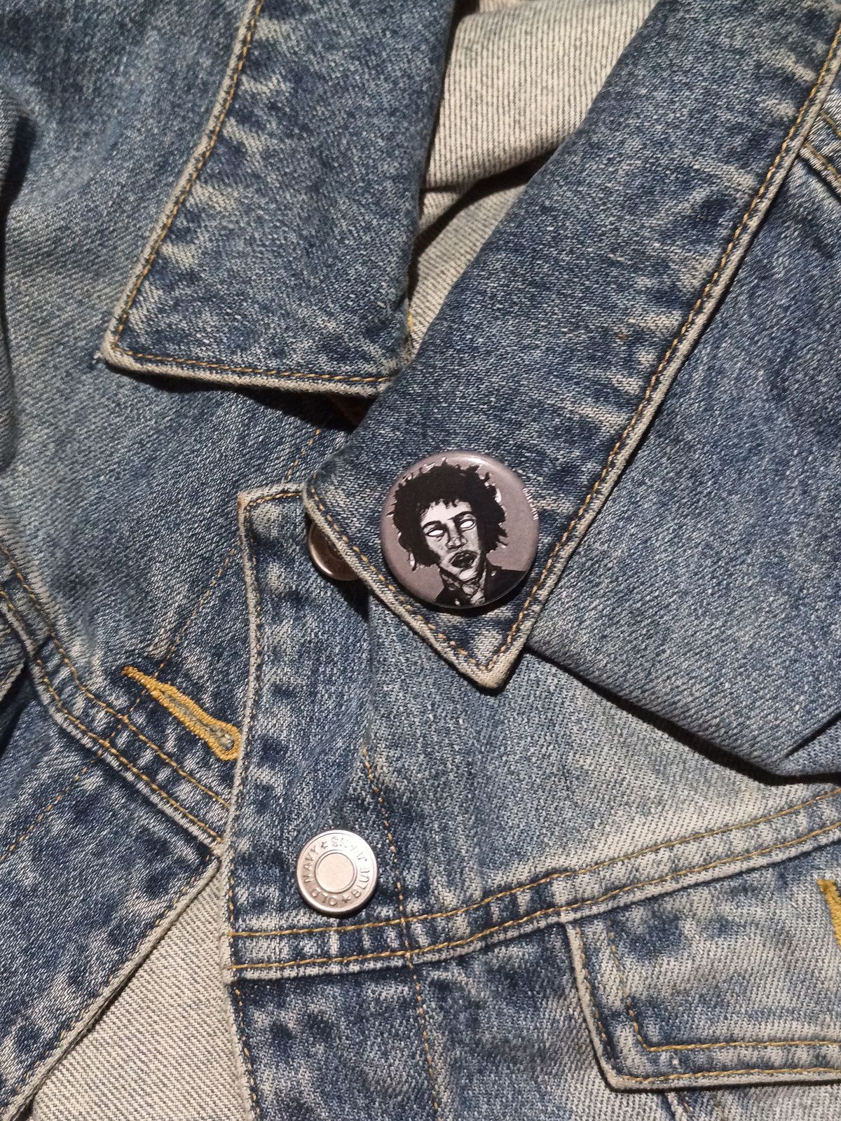 Jimi Hendrix Zombie Pin – Spooky Gift for Music & Horror Fans