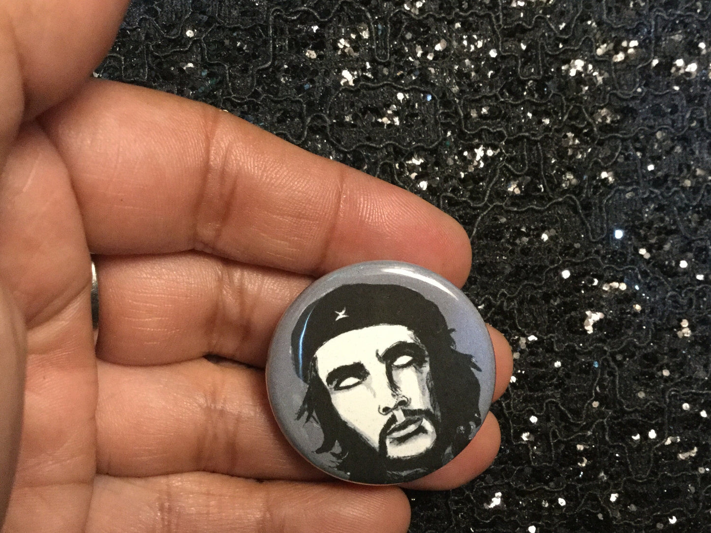 Che Guevara Zombie Pinback Button - Spooky Gift for Historians and Zombie Enthusiasts