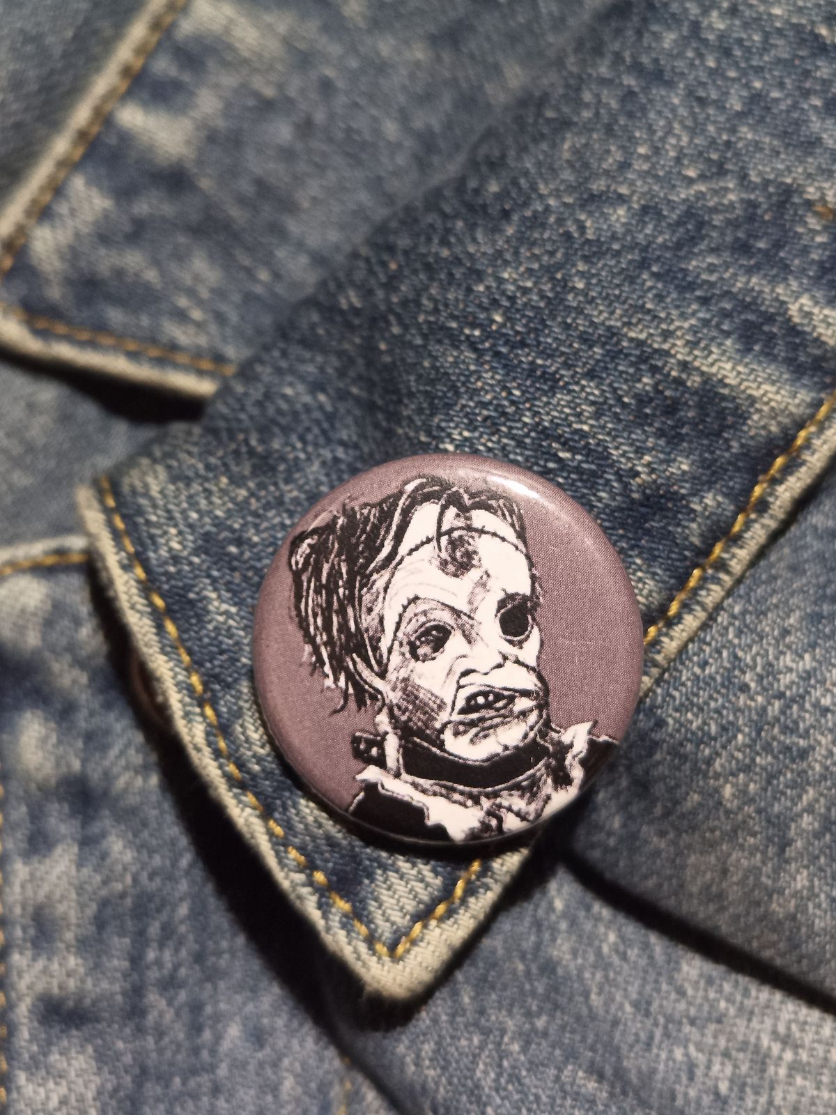 Chainsaw Horror Icon Pin | Slasher Movie Button Gift