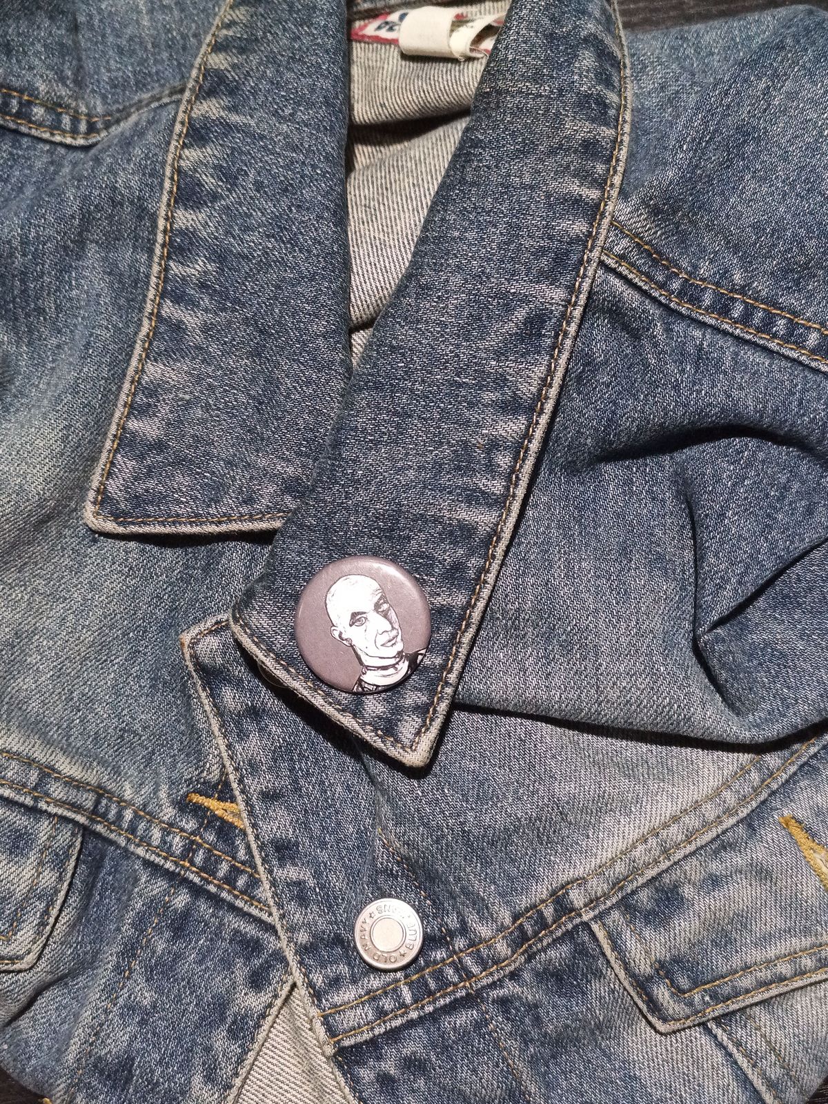 Liz Taylor AHS Hotel Button – Horror Gift for AHS Fans