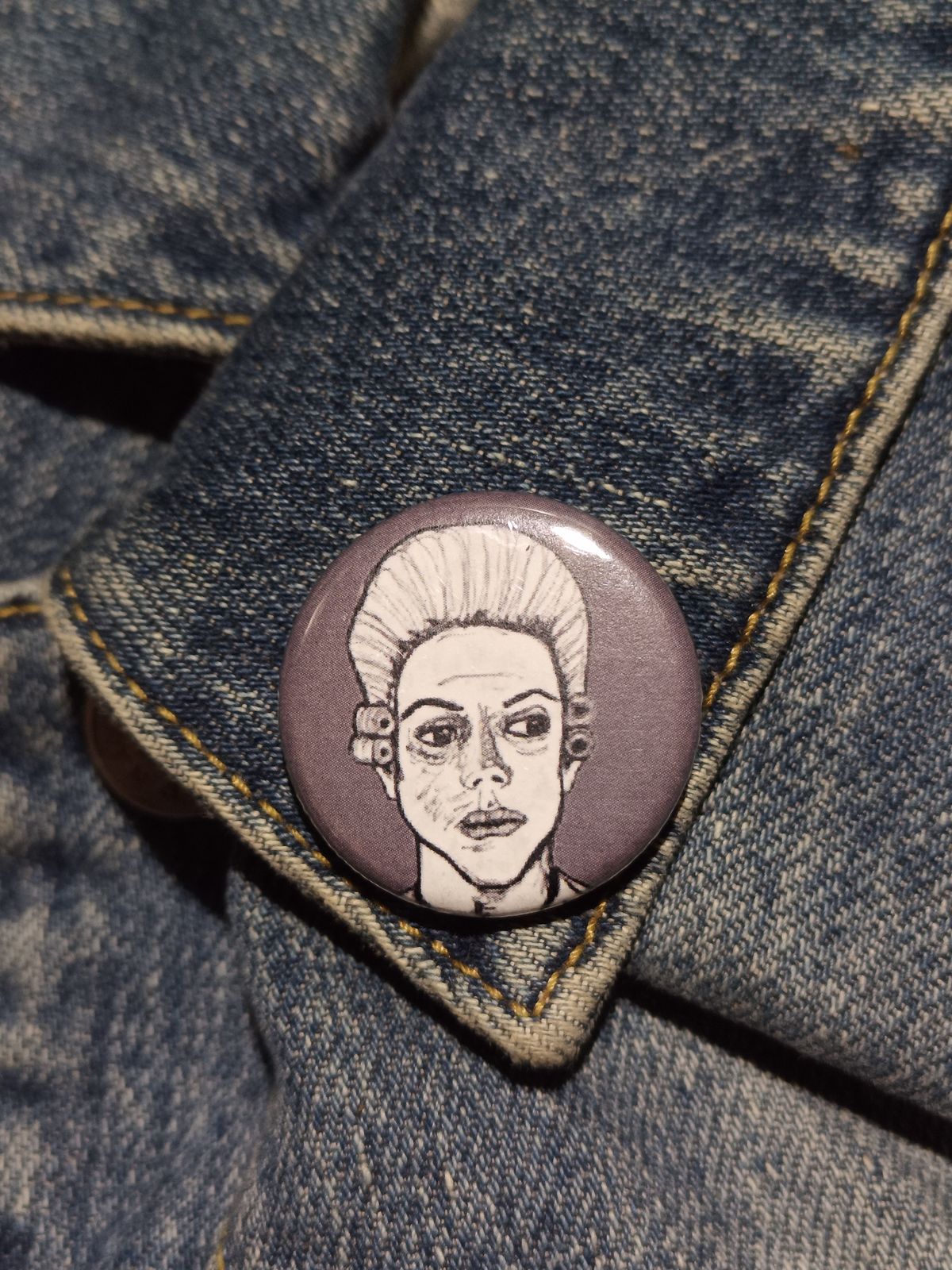 Edward Mott AHS Roanoke Button – Spooky Fan Art Gift