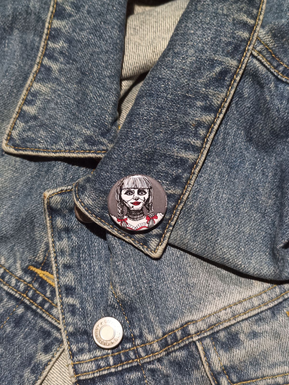 Annabelle Horror Pinback Button – Spooky 1.25" Collectible Gift