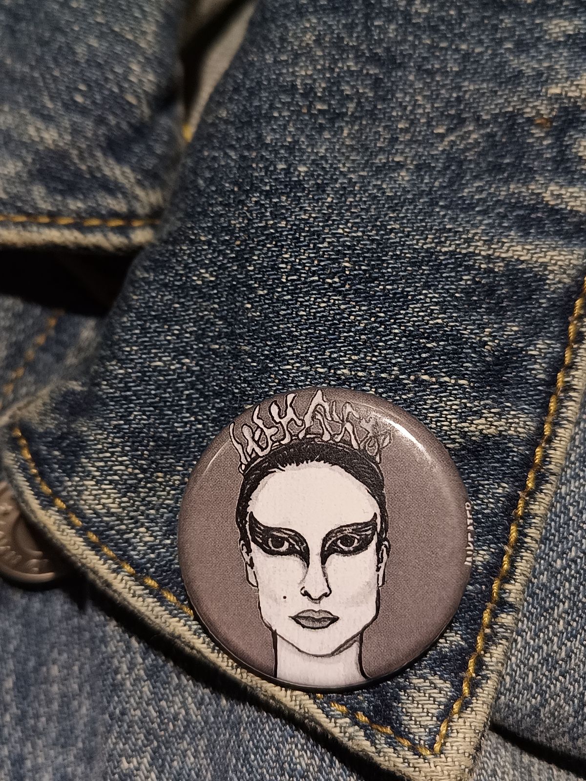 Nina Black Swan Pinback Button – Horror Ballet Cult Film Gift