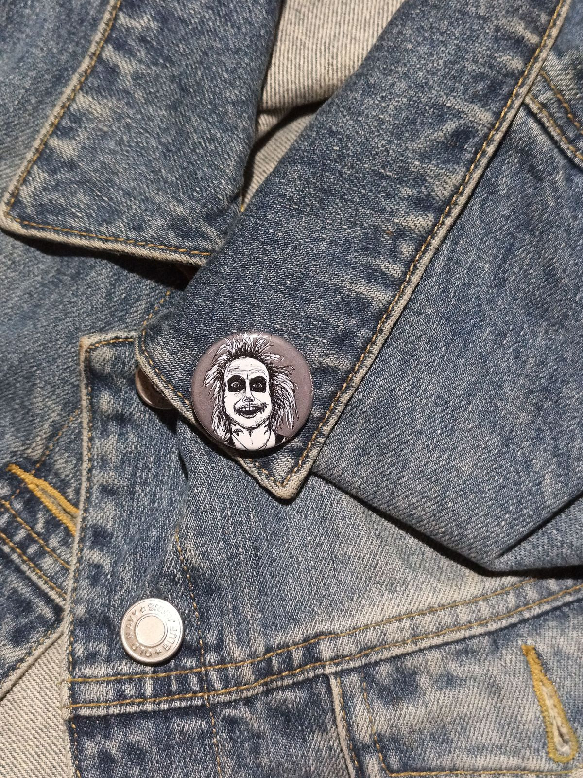 Beetlejuice Pinback Button – Spooky Gift for Horror Fans