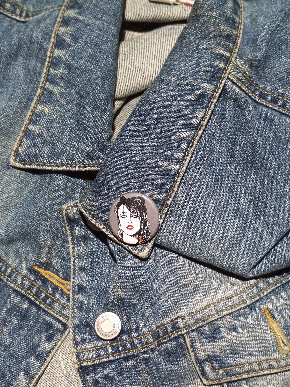 Madonna Zombie Pinback Button – Spooky Gift for Music Fans