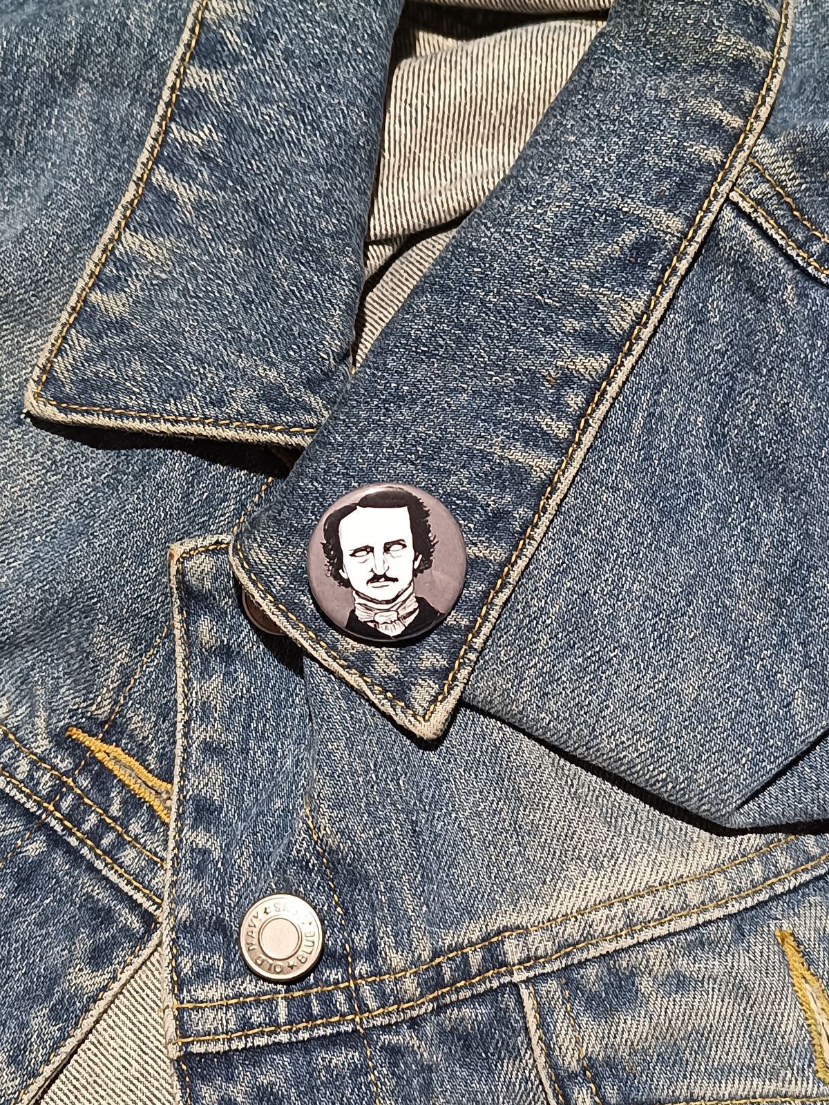 Edgar Allan Poe Zombie Pin – Macabre Gift for Writers & Horror Fans