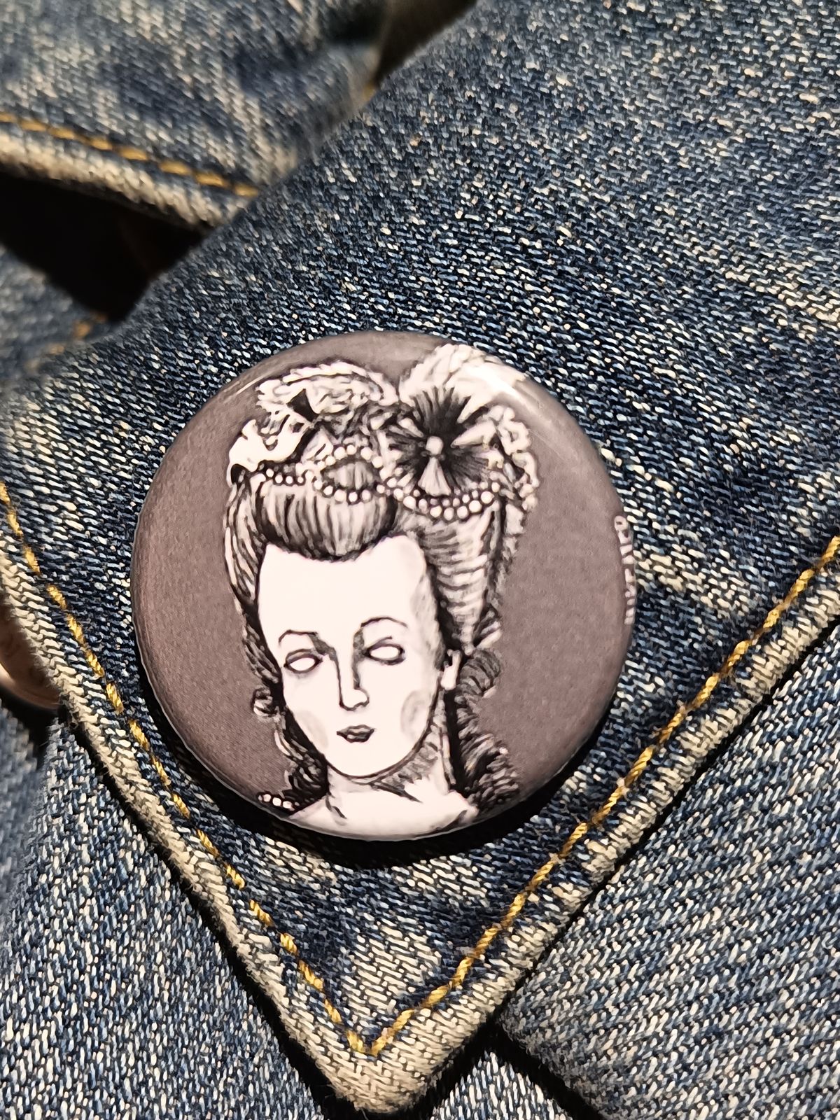 Zombie Marie Antoinette Pin – Spooky Gift for History & Horror Fans