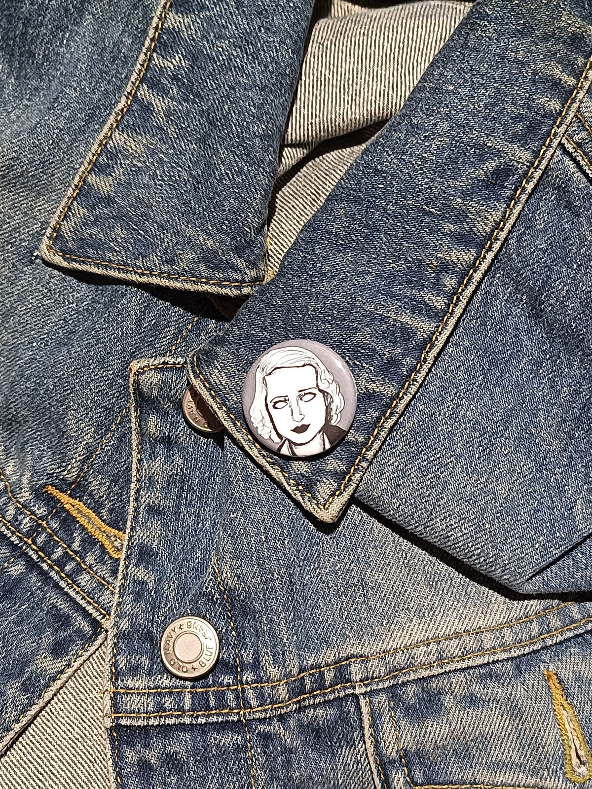 Betty Davis Zombie Pin – Spooky Gift for Horror Lovers