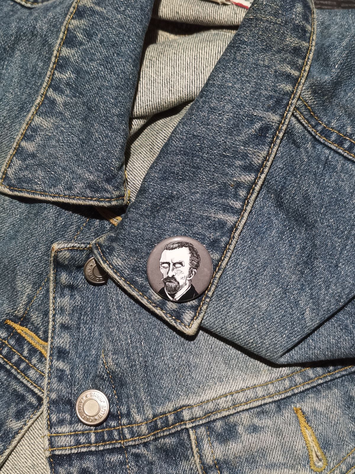 Vincent Van Gogh Zombie Pin – Creepy Gift for Art Lovers