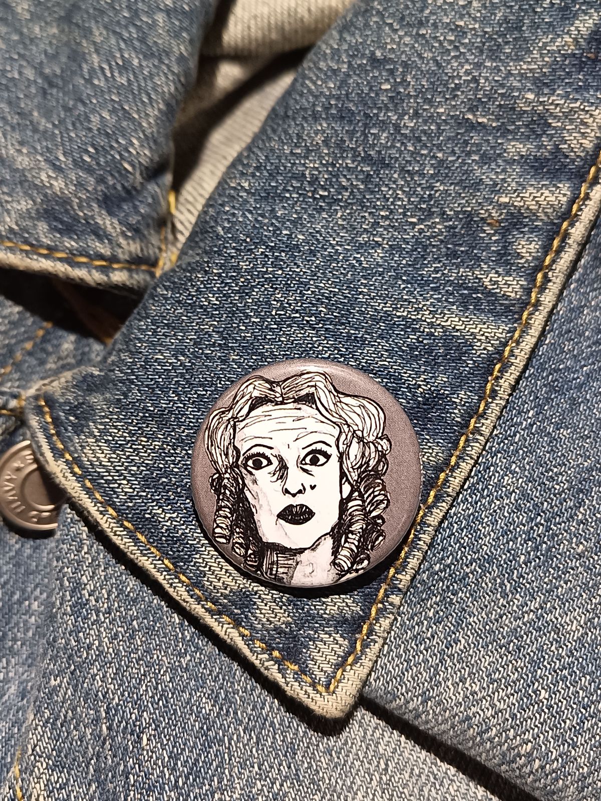 Baby Jane Hudson Pin – Classic Horror Women Button Gift