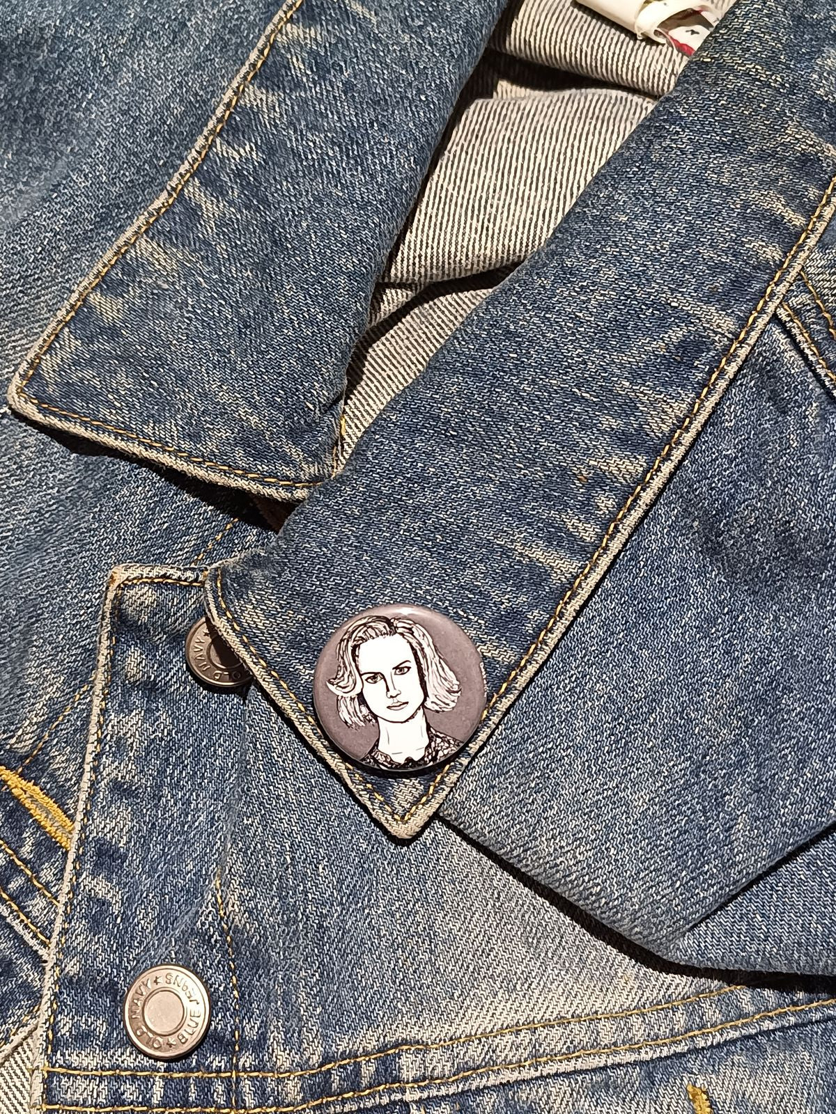 Evelyn Stoker Pin – Nicole Kidman Vampire Horror Button