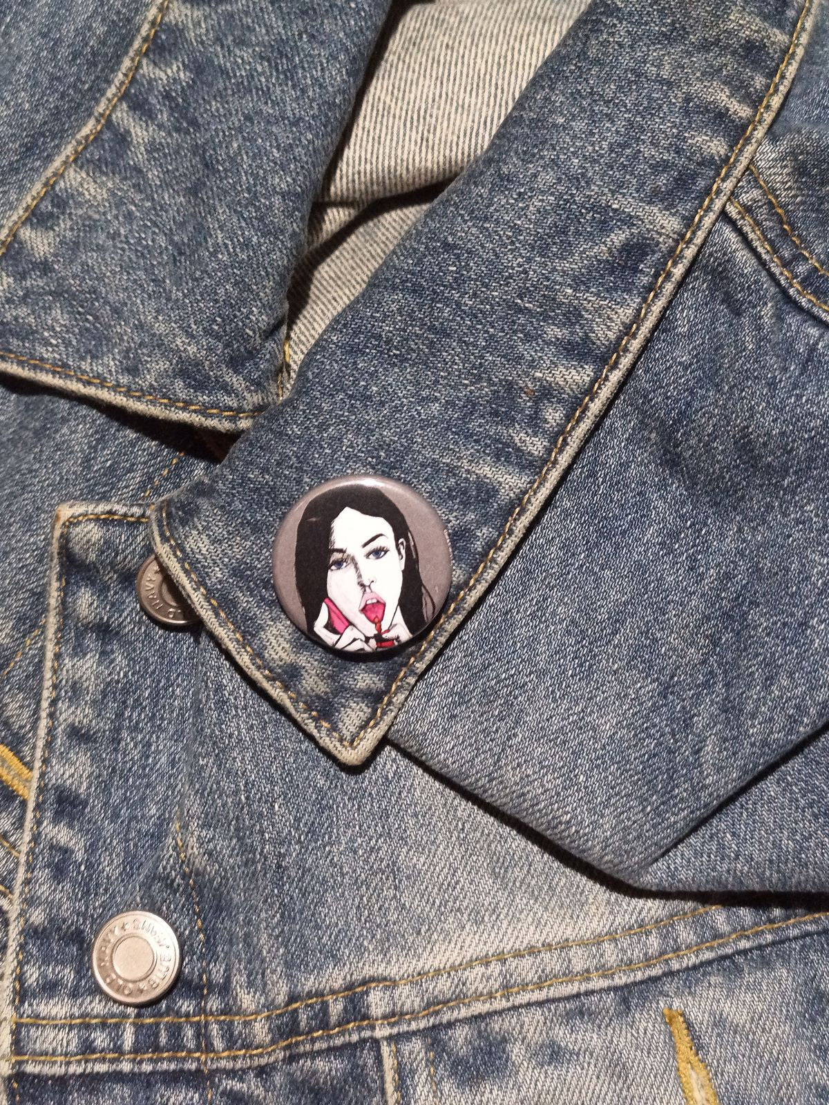 Jennifer Check Pin – Megan Fox Horror Button for Fans