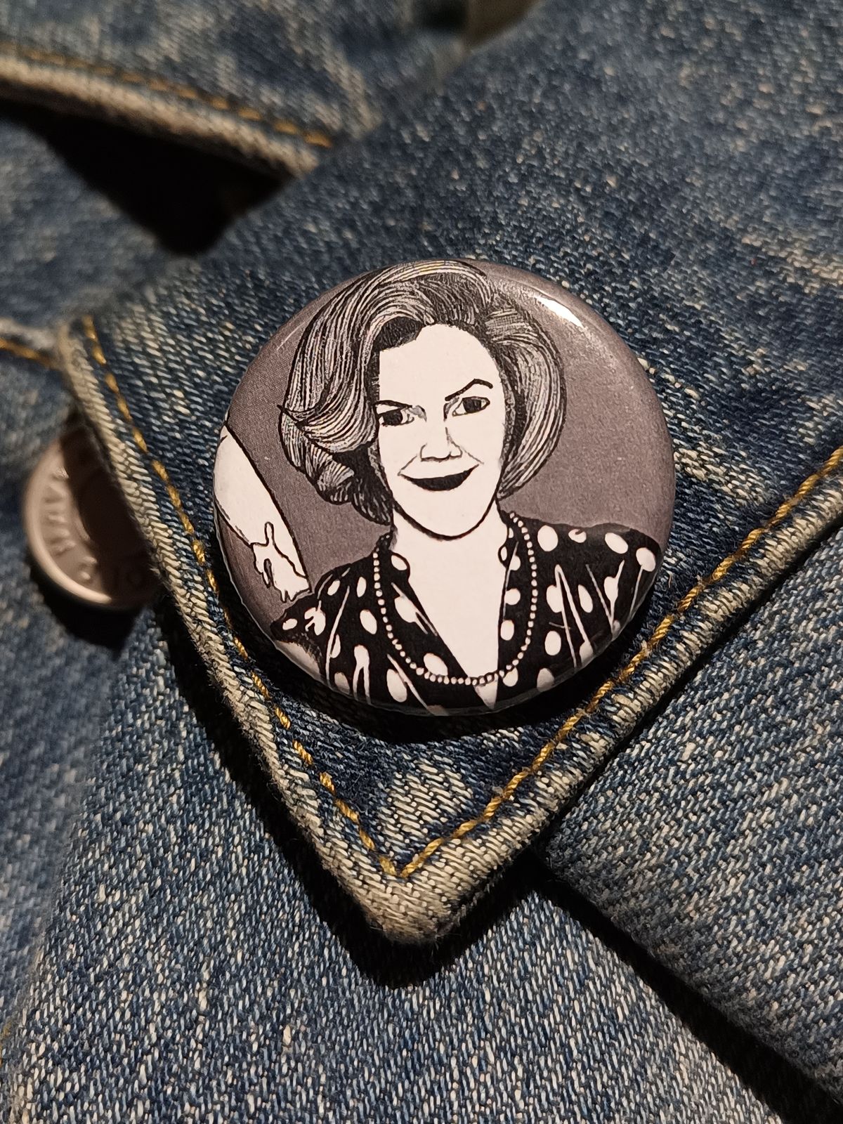 Serial Mom Pinback Button – Dark Comedy Horror Collectible