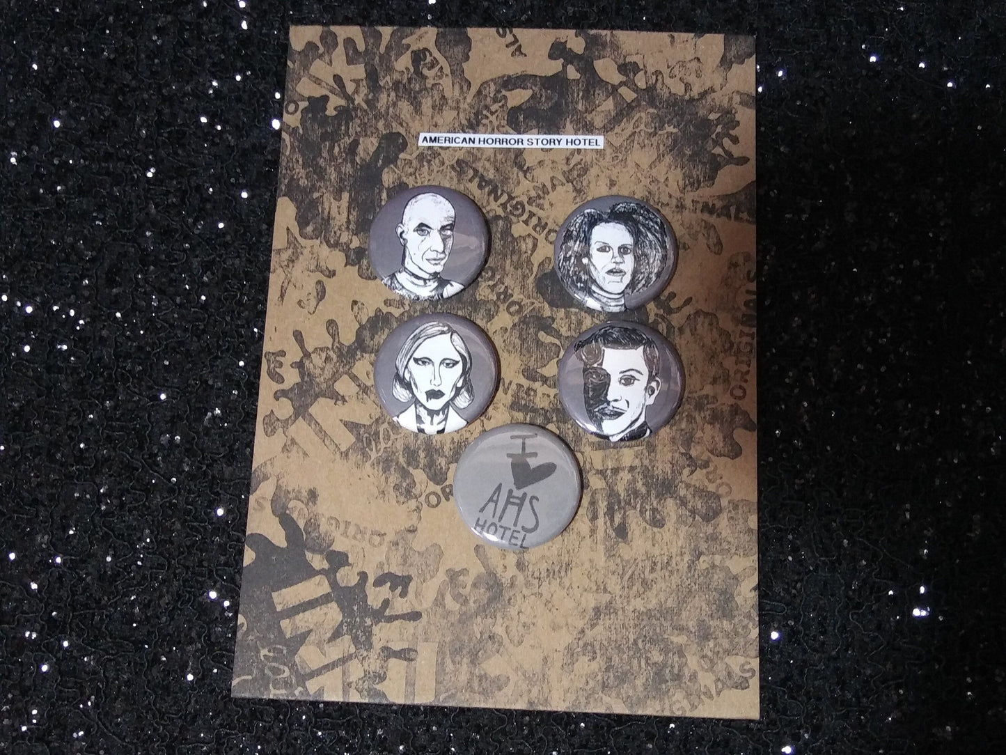 American Horror Story Hotel - Haunting Button Set