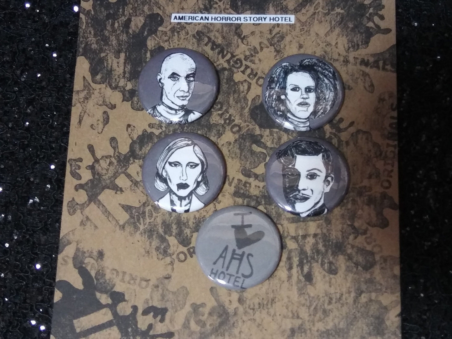 American Horror Story Hotel - Haunting Button Set